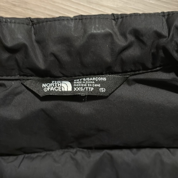 The North Face boys puffer jacket - Picture 6 of 9